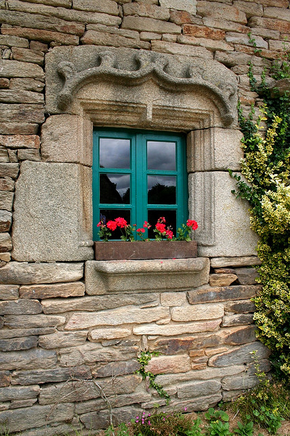 windows-and-flowers-turquoise